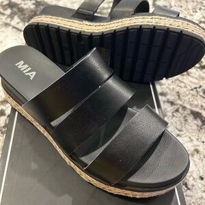 MIA Kaz Black Women's Sandals